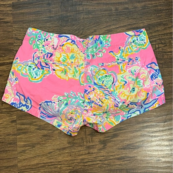 Lilly Pulitzer Vibrant Pink Floral Women's Kerrie Shorts 3" inseam - Picture 2 of 7